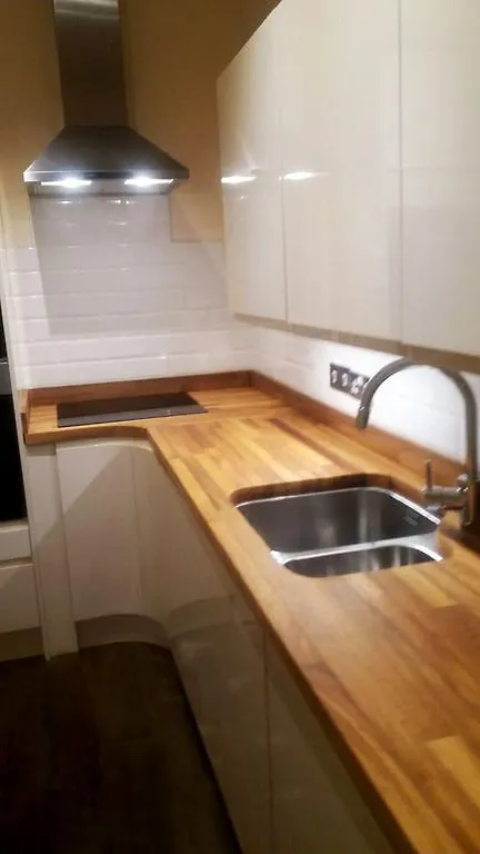 Edinburgh Canal Apartment 0*,